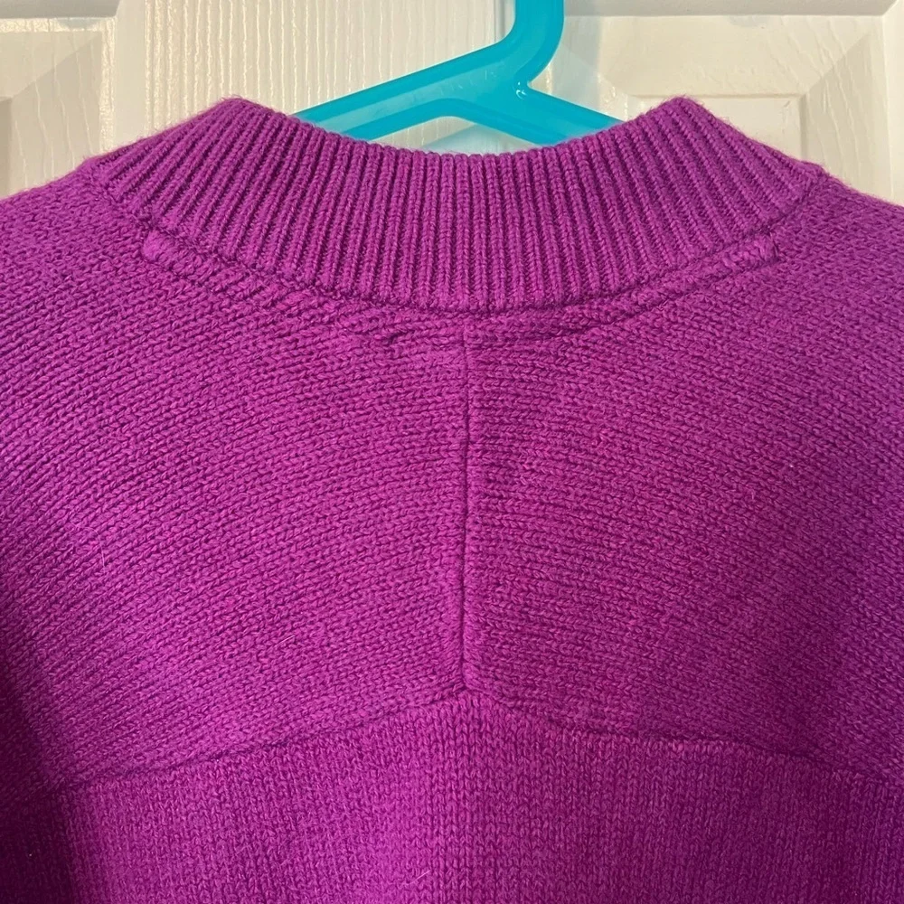 Girls boxy v-neck sweater size M (8-9) by Gap